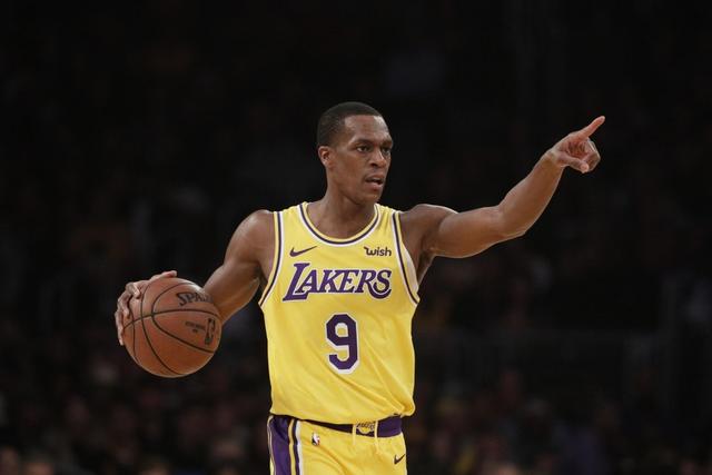 成龙登场NBA中国赛 再次展现无与伦比的影响力